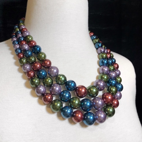 3 Row Layered Multicolor Pearl Chunky Necklace Set - Picture 2 of 3